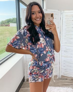 Image post by @shopfillyflair on Instagram
