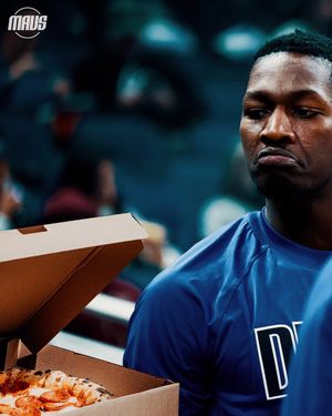 Image post by @dallasmavs on Instagram