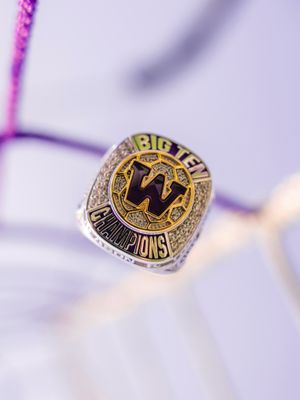Image post by @uw_wsoccer on Instagram
