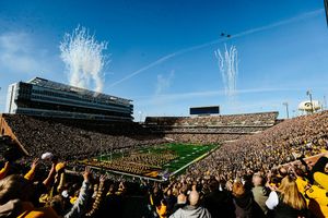 Image post by @TheIowaHawkeyes on Twitter
