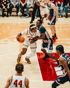 Image post by @santaclarahoops on Instagram