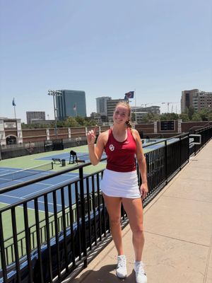 Image post by @ou_wtennis on Instagram