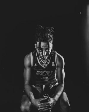 Image post by @issa.paige on Instagram