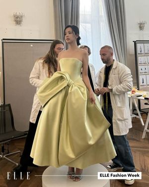 Image post by @ellehongkong on Instagram