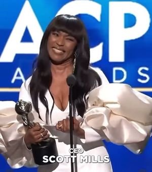 Image post by @comiclonilove on Instagram