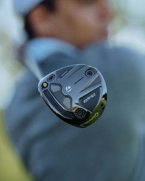 Image post by @taylormade_golf_japan on Instagram