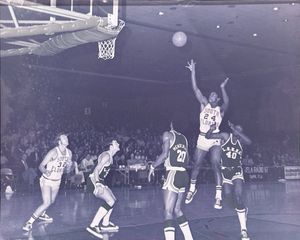 Image post by @USFMBB on Twitter
