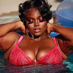 Image post by @SavageXFenty on Twitter