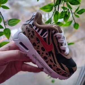 Image post by @chickmakescustomkicks on Instagram