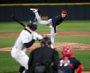 Image post by @ReadingFightins on Twitter