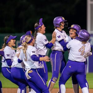 Image post by @UWAthletics on Twitter