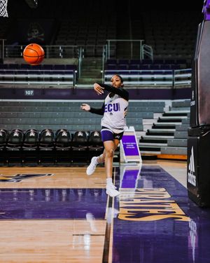 Image post by @ecuwbb on Instagram