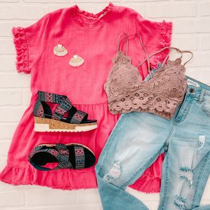 Image post by @shopfillyflair on Instagram