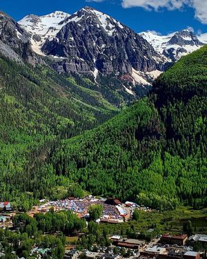 Image post by @tellurideski on Instagram
