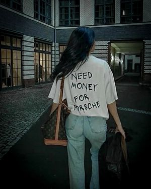 Image post by @krystellemarieofficial on Instagram