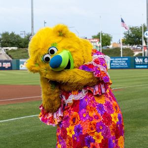 Image post by @fresnogrizzlies on Instagram