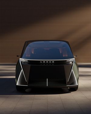 Image post by @discoverlexus on Instagram