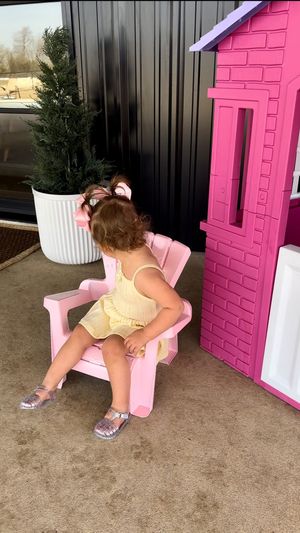 Video post by @sabrinanoellee on Instagram