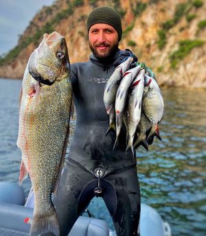Image post by @erdo_bey_spearfishing on Instagram