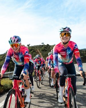 Image post by @wmncycling on Instagram