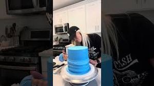 Video post by @theblondewhobakes on YouTube