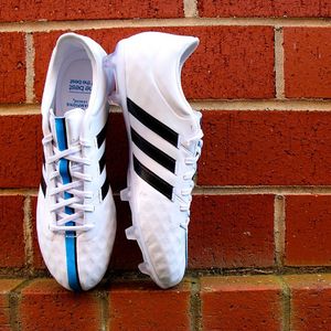 Image post by @soccerdotcom on Instagram