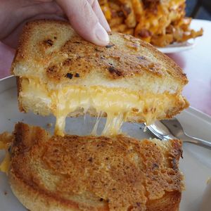 Image post by @friendlys on Instagram