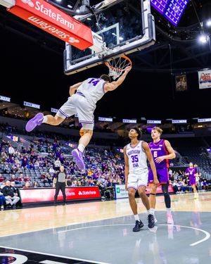 Image post by @uni_basketball on Instagram