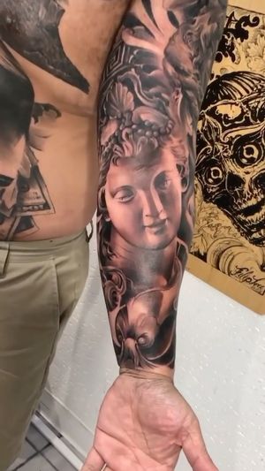 Video post by @skindesigntattoos on Instagram