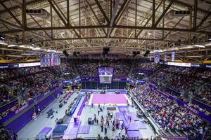 Image post by @UWAthletics on Twitter