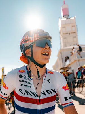 Image post by @wmncycling on Instagram