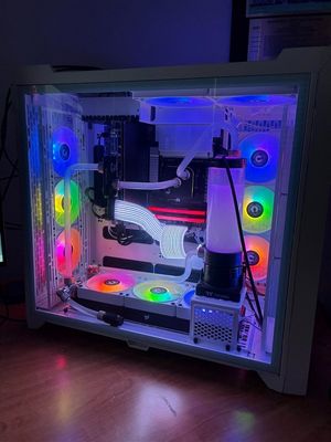 Image post by @microcenter on Instagram
