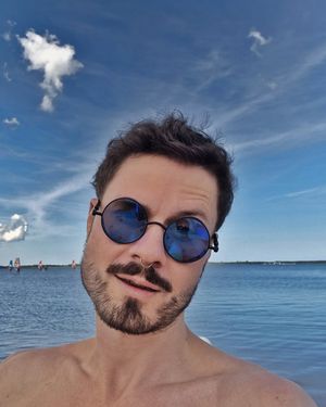 Image post by @valevskhy on Instagram