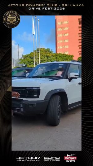 Video post by @thepaparelife on Facebook