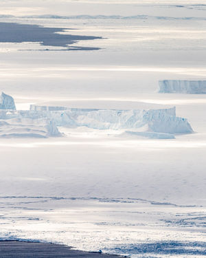 Image post by @white.desert.antarctica on Instagram