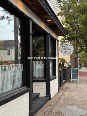 Video post by @byjleary on TikTok