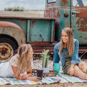 Image post by @shopfillyflair on Instagram