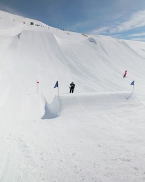 Image post by @newschoolers on Instagram