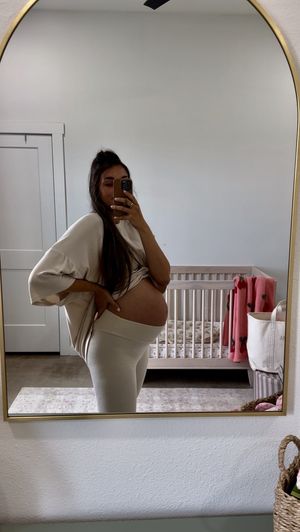 Video post by @sabrinanoellee on Instagram