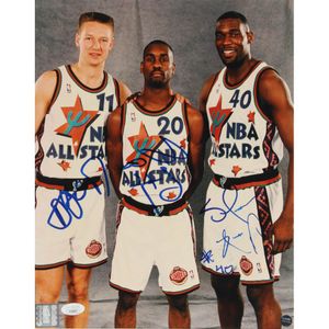 Image post by @uw_mbb on Instagram