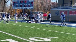 Image post by @USFcougarsFootball on Facebook