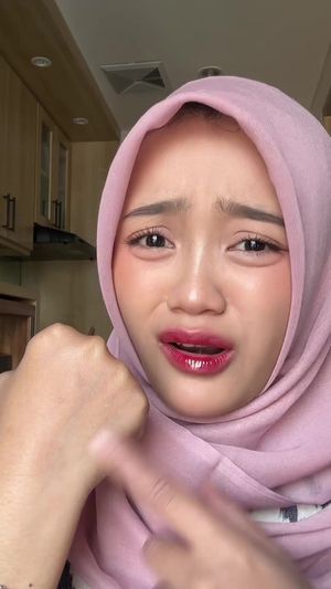 Video post by @hellodhani on TikTok
