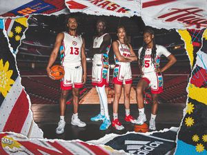 Image post by @Huskers on Twitter