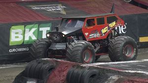 Image post by @monsterjam on Instagram