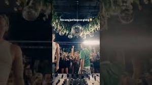 Video post by @thechainsmokers on YouTube