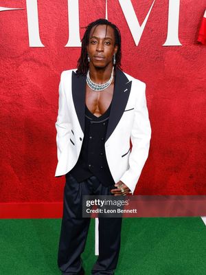 Image post by @shakastrong on Instagram