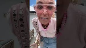 Video post by @shop.with.caroline on YouTube