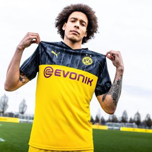 Image post by @soccerdotcom on Instagram