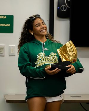 Image post by @usfsoftball on Instagram