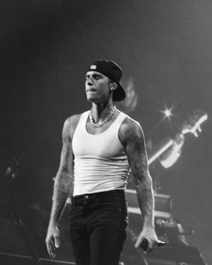 Image post by @jbtourcontent on Instagram